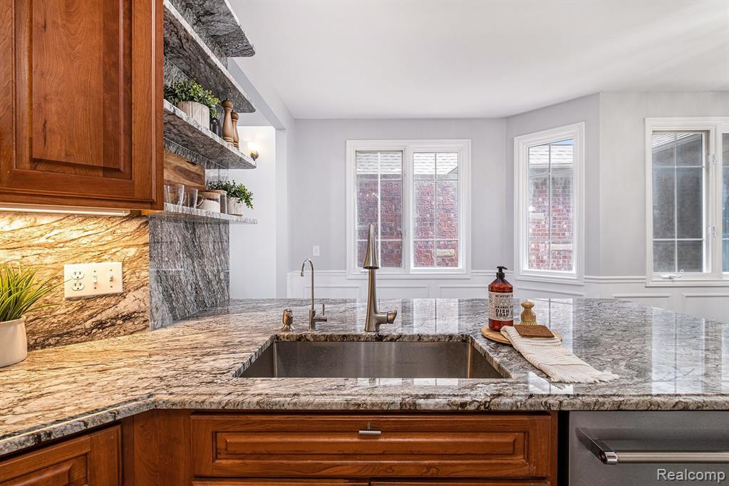 10769 WATERFALL Court, South Lyon, MI 48178 — Photo 14