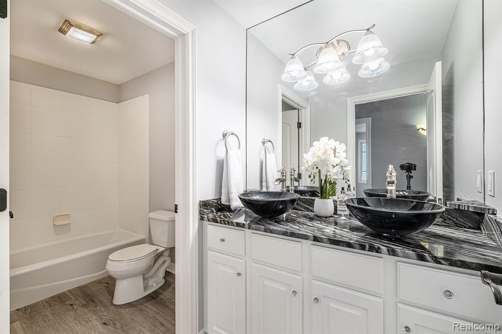 10769 WATERFALL Court, South Lyon, MI 48178 — Photo 23