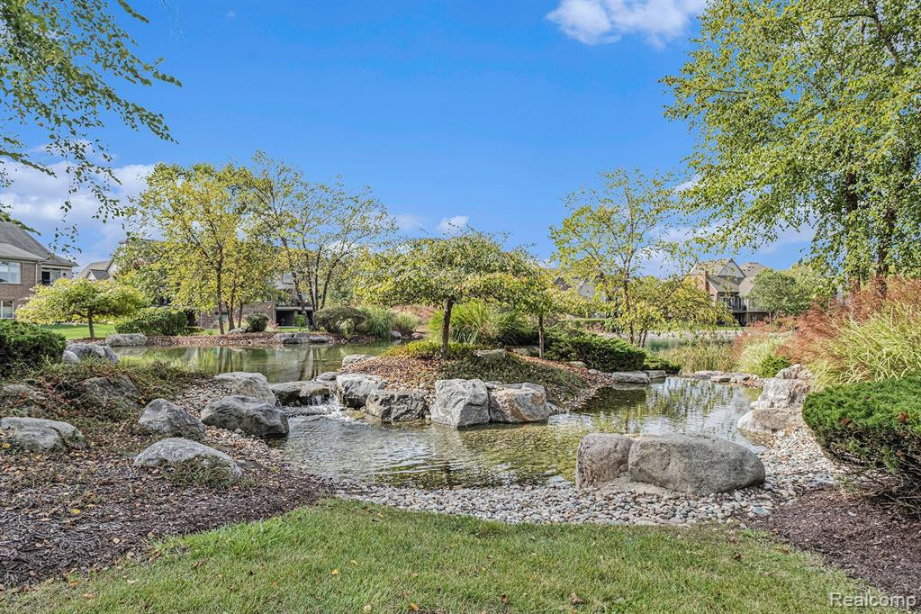 10769 WATERFALL Court, South Lyon, MI 48178 — Photo 41
