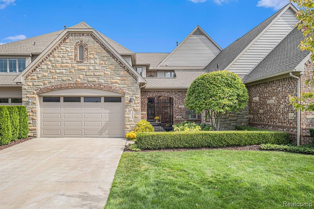 10769 WATERFALL Court, South Lyon, MI 48178 — Photo 54