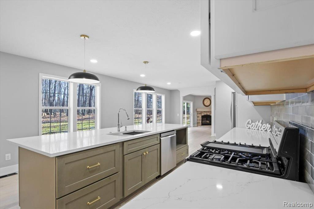 9220 OAK GROVE Road, Howell, MI 48855 — Photo 10
