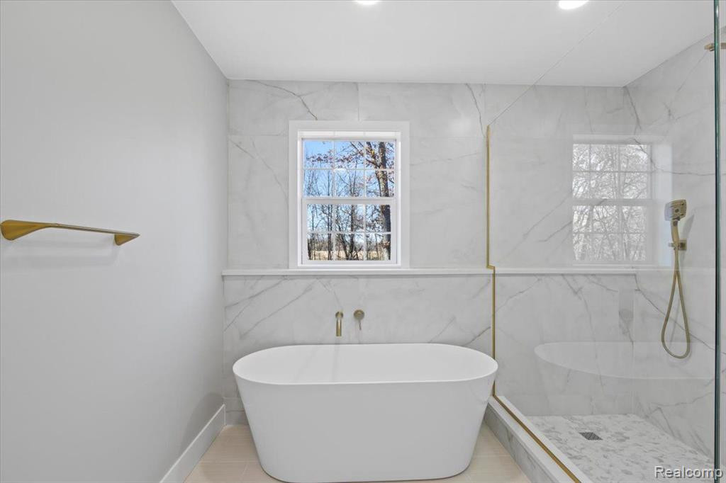 9220 OAK GROVE Road, Howell, MI 48855 — Photo 15