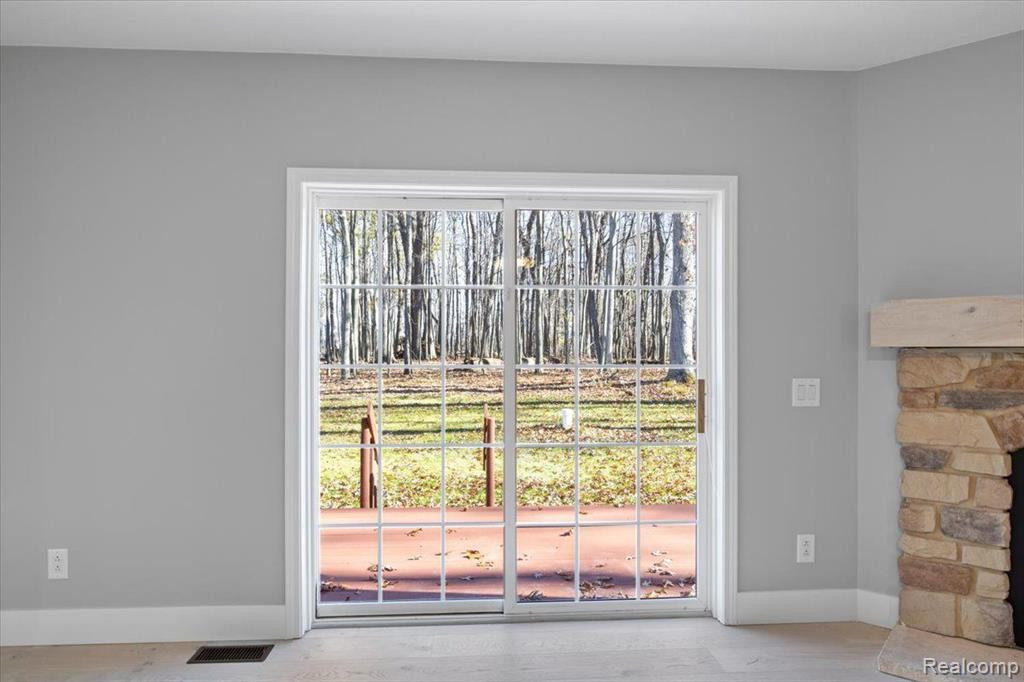 9220 OAK GROVE Road, Howell, MI 48855 — Photo 23