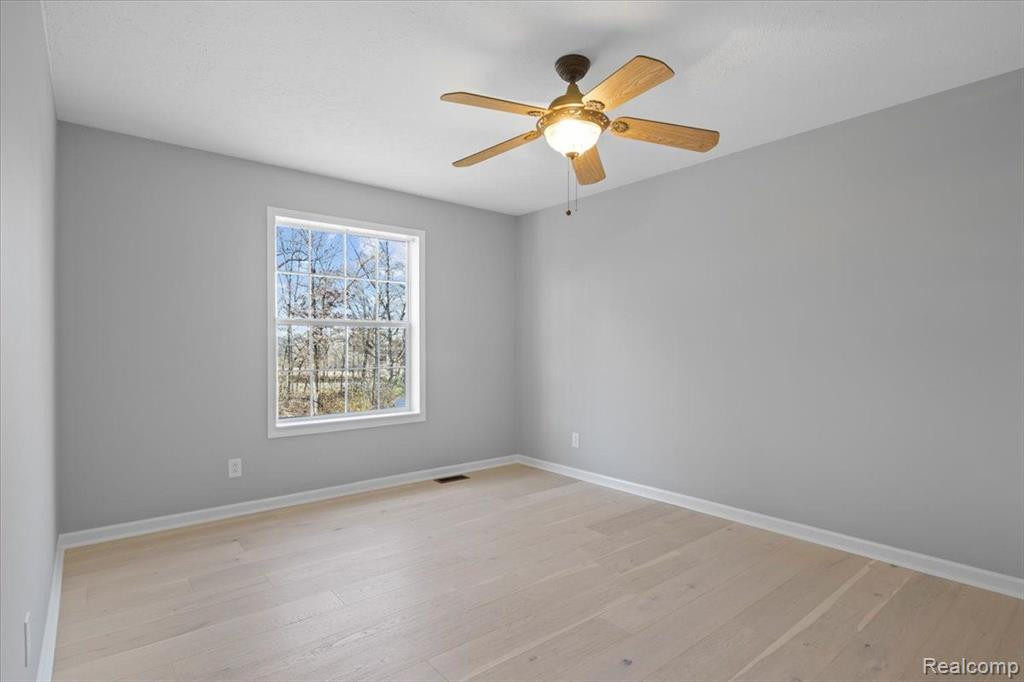 9220 OAK GROVE Road, Howell, MI 48855 — Photo 27