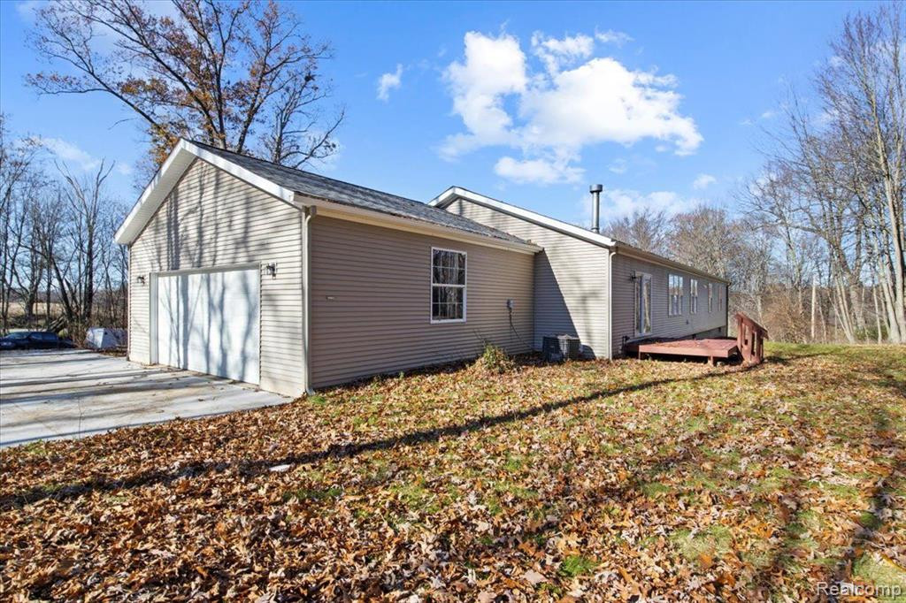 9220 OAK GROVE Road, Howell, MI 48855 — Photo 35