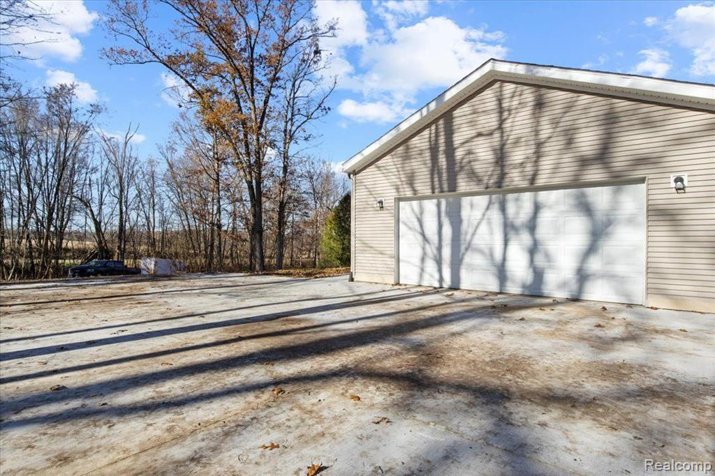 9220 OAK GROVE Road, Howell, MI 48855 — Photo 36