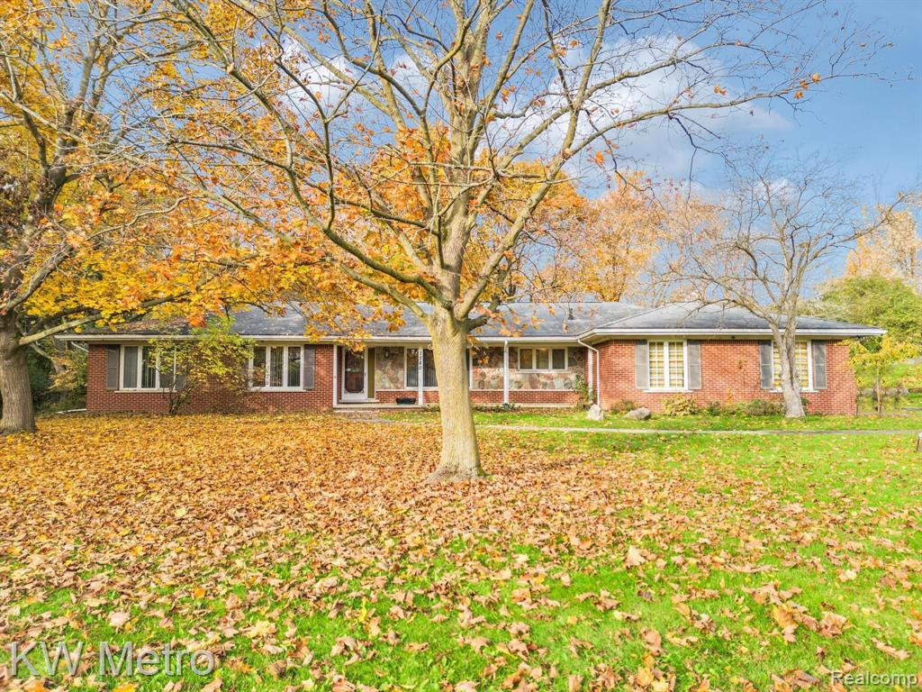 7380 VILLAMUER Road, West Bloomfield, MI — Photo 3