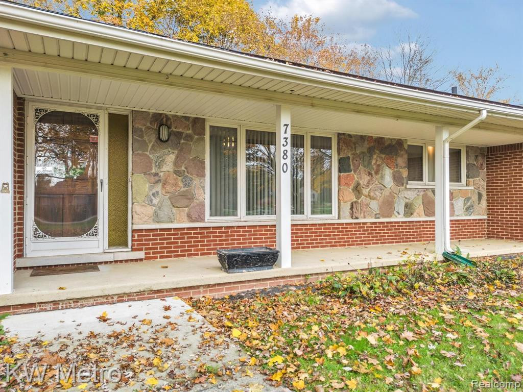 7380 VILLAMUER Road, West Bloomfield, MI — Photo 7