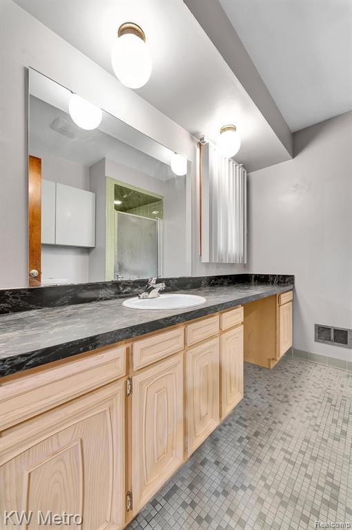 7380 VILLAMUER Road, West Bloomfield, MI — Photo 35
