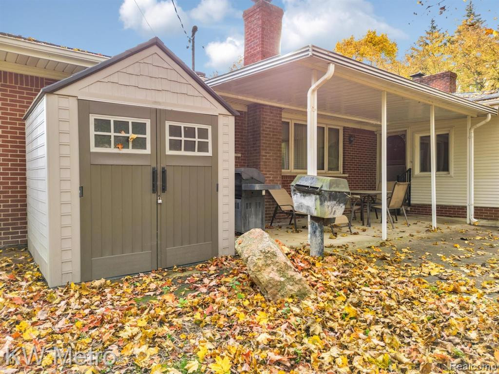 7380 VILLAMUER Road, West Bloomfield, MI — Photo 50