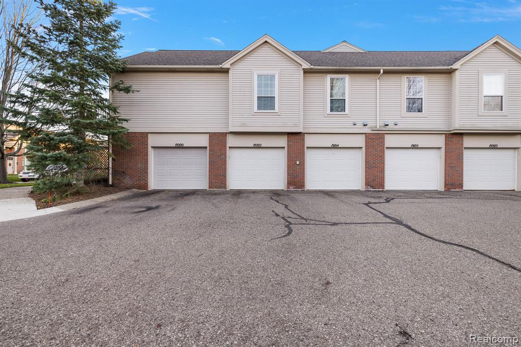19202 CHESAPEAKE Circle, Walled Lake, MI 48390 — Photo 5