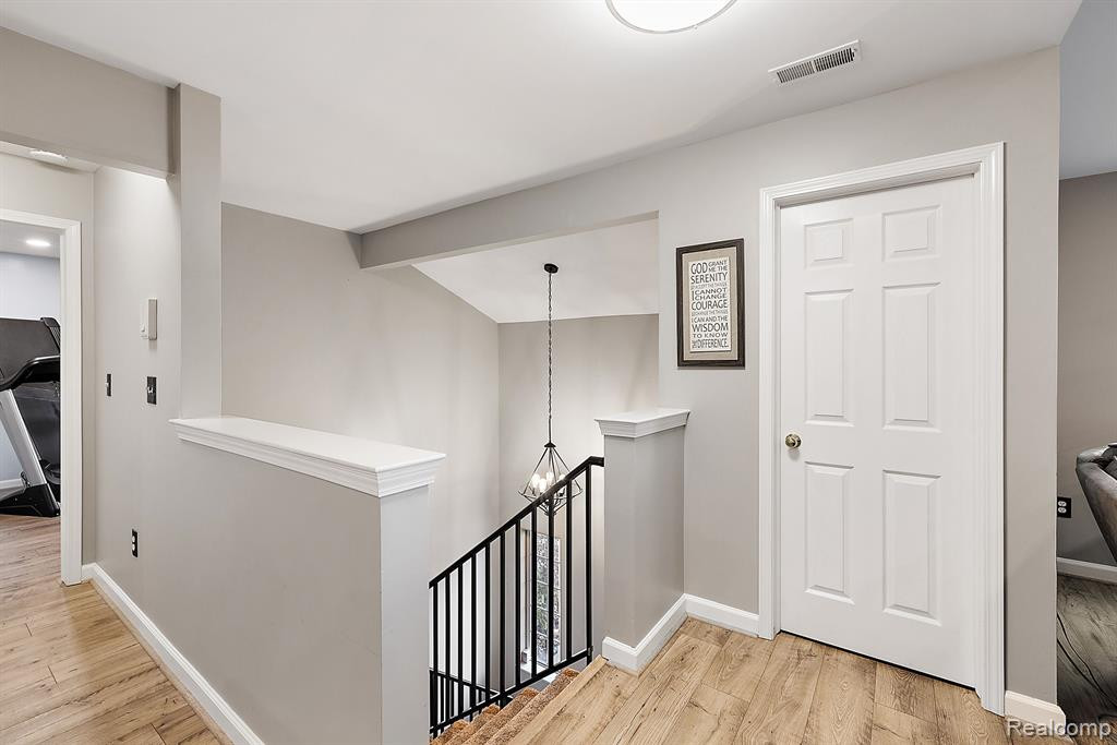 19202 CHESAPEAKE Circle, Walled Lake, MI 48390 — Photo 6