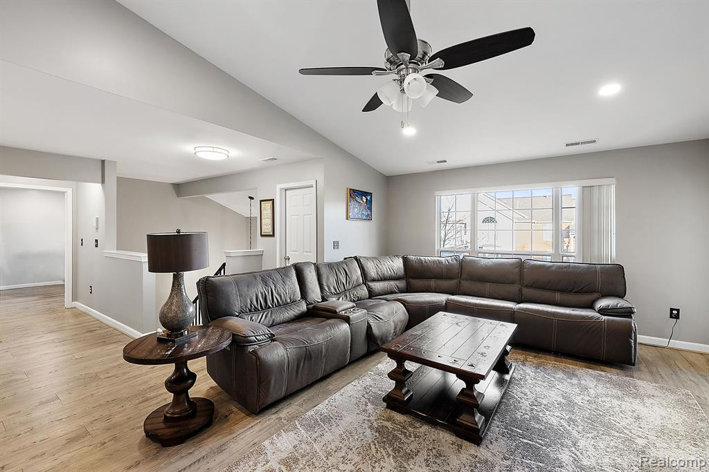 19202 CHESAPEAKE Circle, Walled Lake, MI 48390 — Photo 9