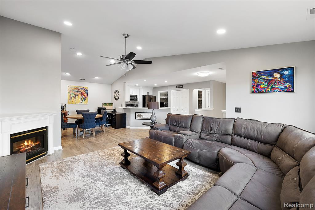 19202 CHESAPEAKE Circle, Walled Lake, MI 48390 — Photo 10