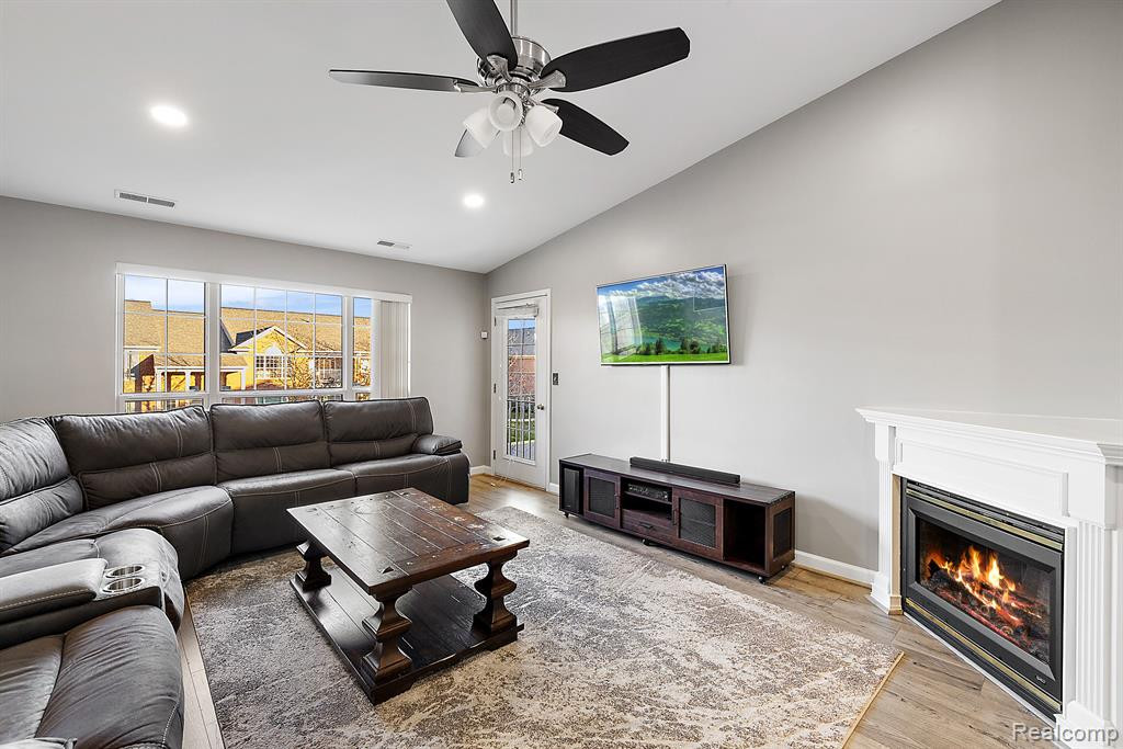 19202 CHESAPEAKE Circle, Walled Lake, MI 48390 — Photo 11