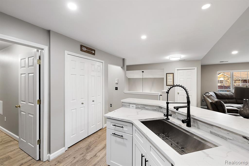 19202 CHESAPEAKE Circle, Walled Lake, MI 48390 — Photo 20