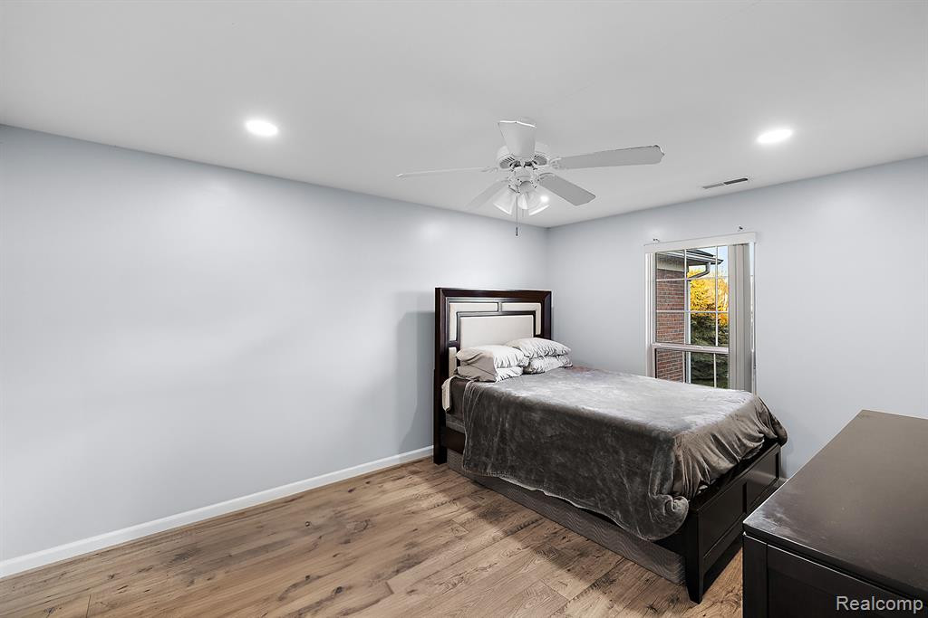 19202 CHESAPEAKE Circle, Walled Lake, MI 48390 — Photo 28
