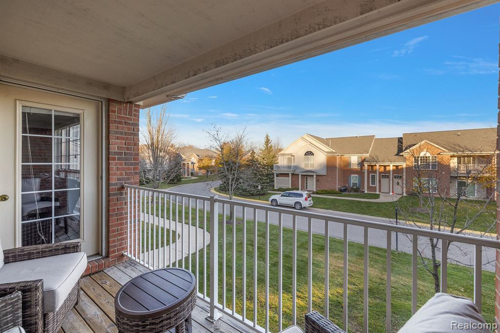 19202 CHESAPEAKE Circle, Walled Lake, MI 48390 — Photo 32