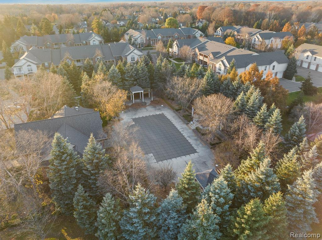 19202 CHESAPEAKE Circle, Walled Lake, MI 48390 — Photo 41
