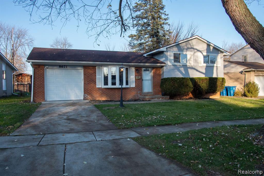 8671 PINE, Ypsilanti, MI 48198 — front exterior