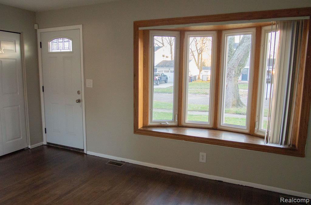 8671 PINE, Ypsilanti, MI 48198 — Photo 8