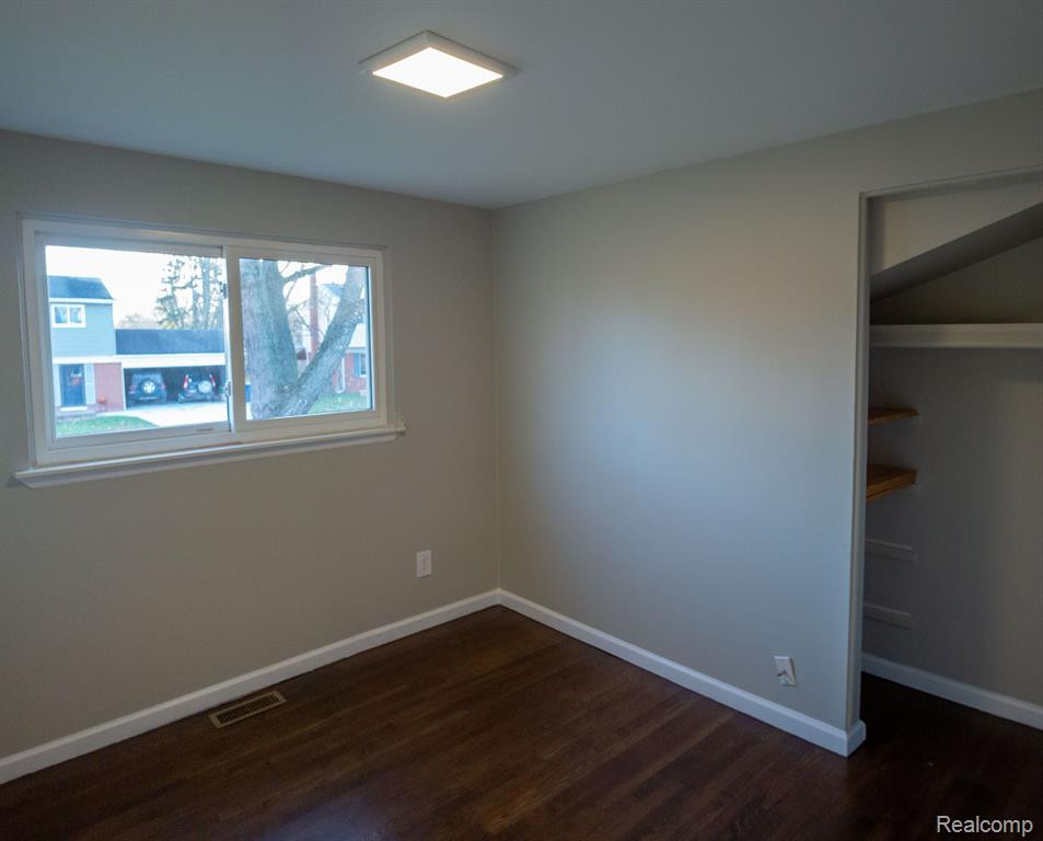 8671 PINE, Ypsilanti, MI 48198 — Photo 18