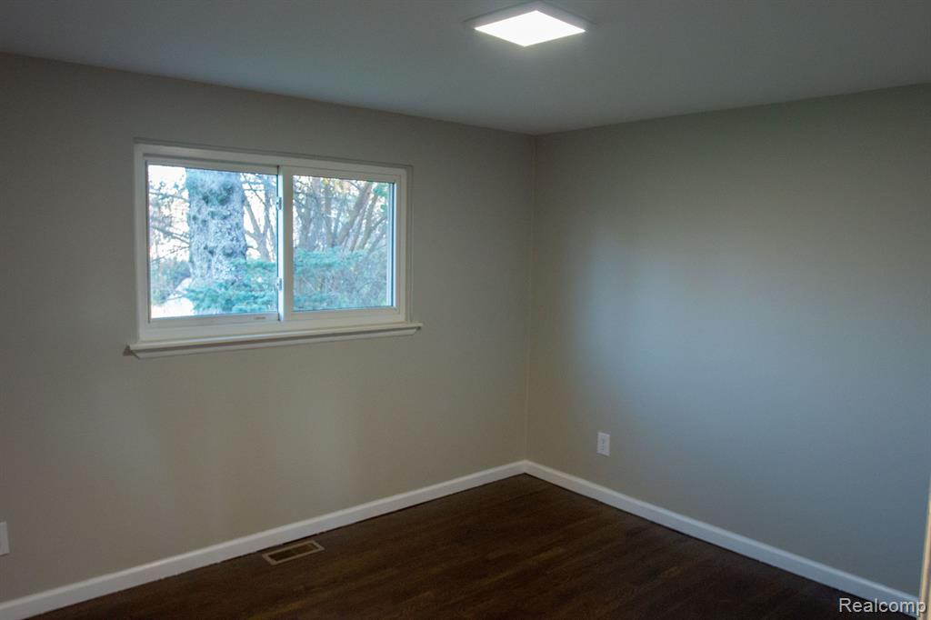 8671 PINE, Ypsilanti, MI 48198 — Photo 19