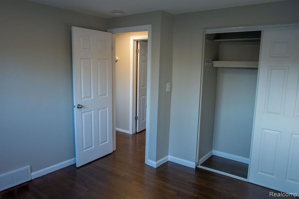 8671 PINE, Ypsilanti, MI 48198 — Photo 23