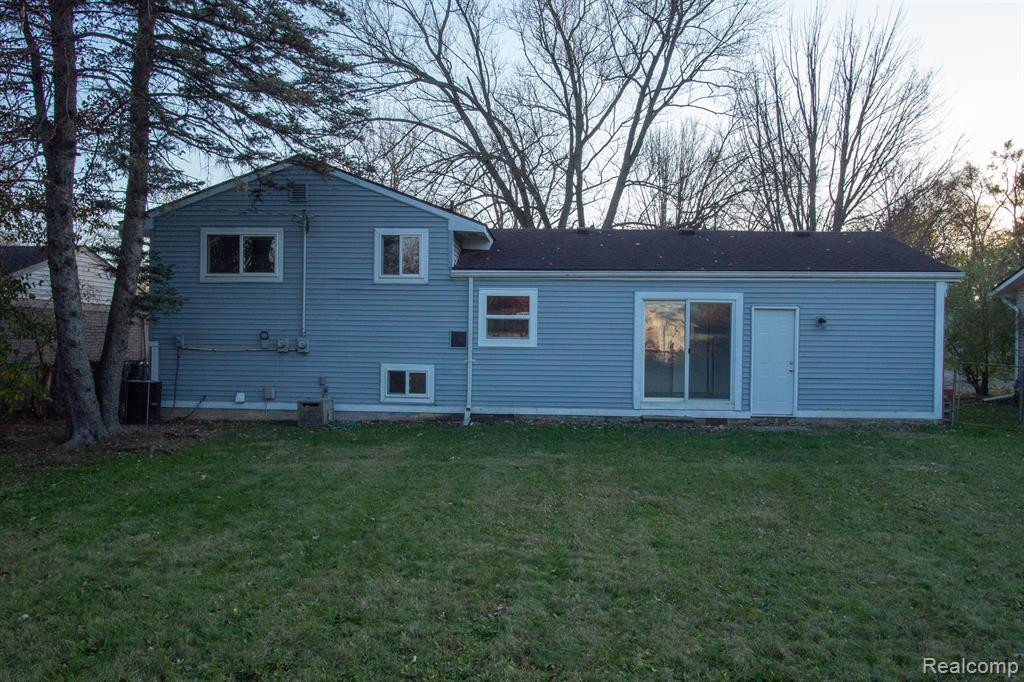 8671 PINE, Ypsilanti, MI 48198 — Photo 34