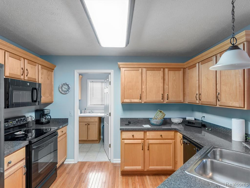 22 SEDUM, Howell, MI 48843 — Photo 9