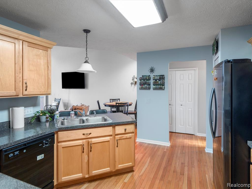 22 SEDUM, Howell, MI 48843 — Photo 10