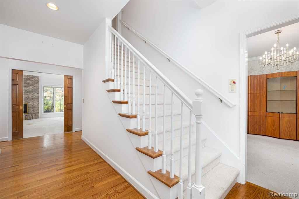 9966 ROLLING GREENS Drive, Pinckney, MI 48169 — Photo 7