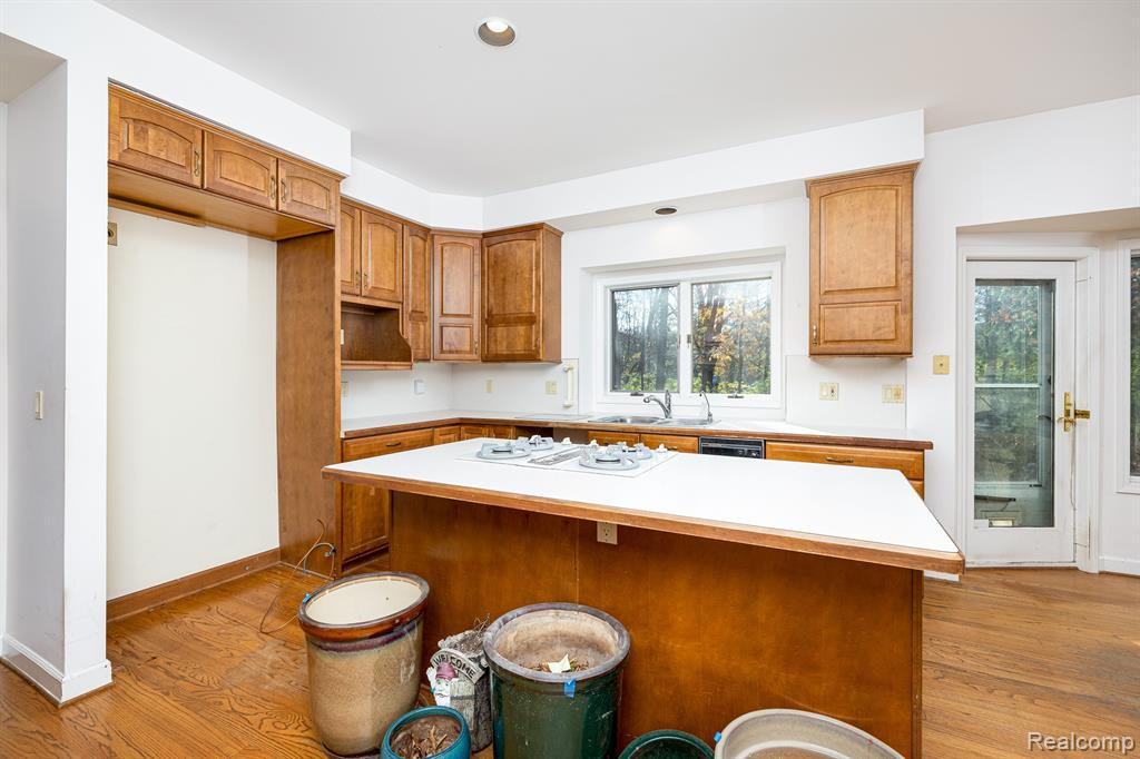9966 ROLLING GREENS Drive, Pinckney, MI 48169 — Photo 14