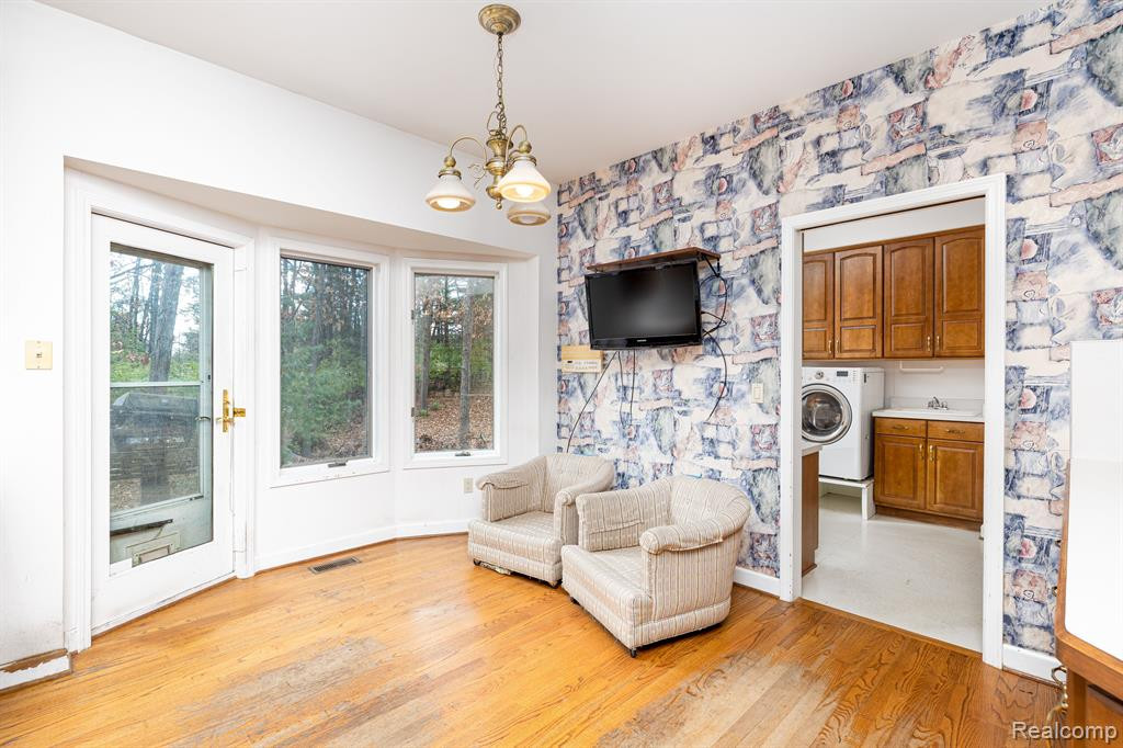 9966 ROLLING GREENS Drive, Pinckney, MI 48169 — Photo 17