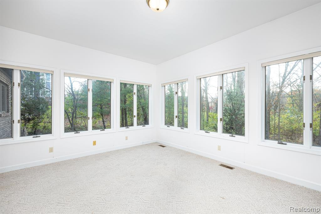 9966 ROLLING GREENS Drive, Pinckney, MI 48169 — Photo 25