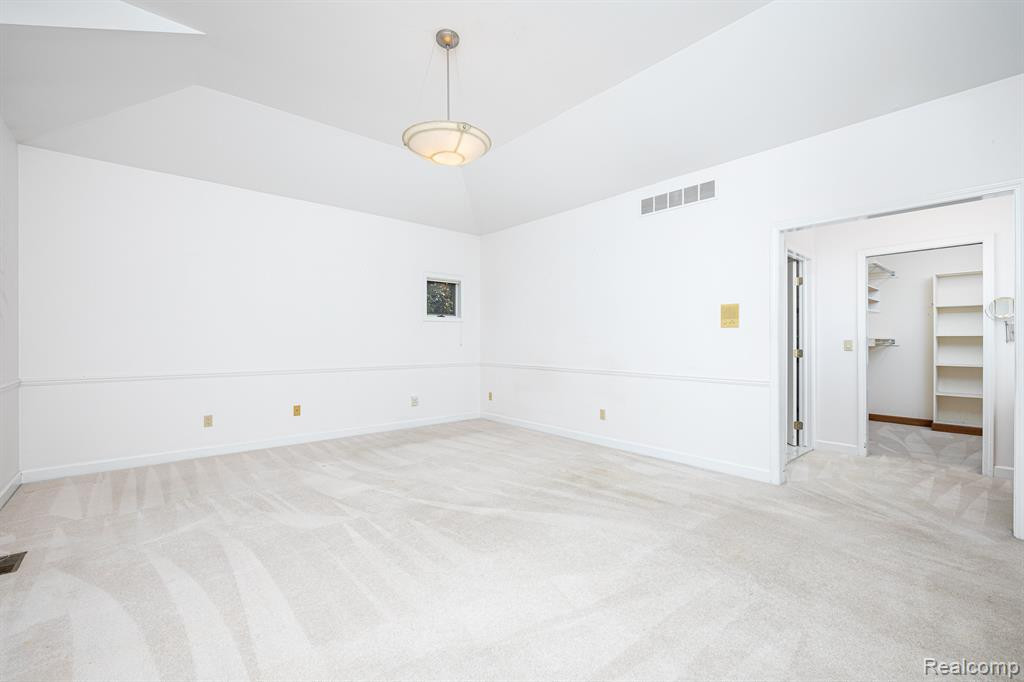 9966 ROLLING GREENS Drive, Pinckney, MI 48169 — Photo 29