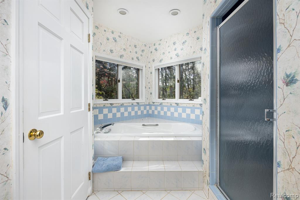 9966 ROLLING GREENS Drive, Pinckney, MI 48169 — Photo 33