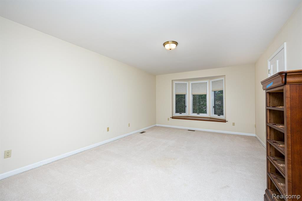 9966 ROLLING GREENS Drive, Pinckney, MI 48169 — Photo 35