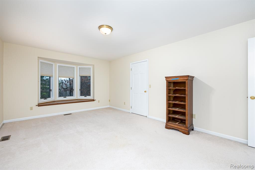 9966 ROLLING GREENS Drive, Pinckney, MI 48169 — Photo 36