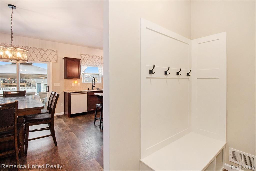3112 IVY WOOD Circle, Howell, MI 48855 — Photo 13