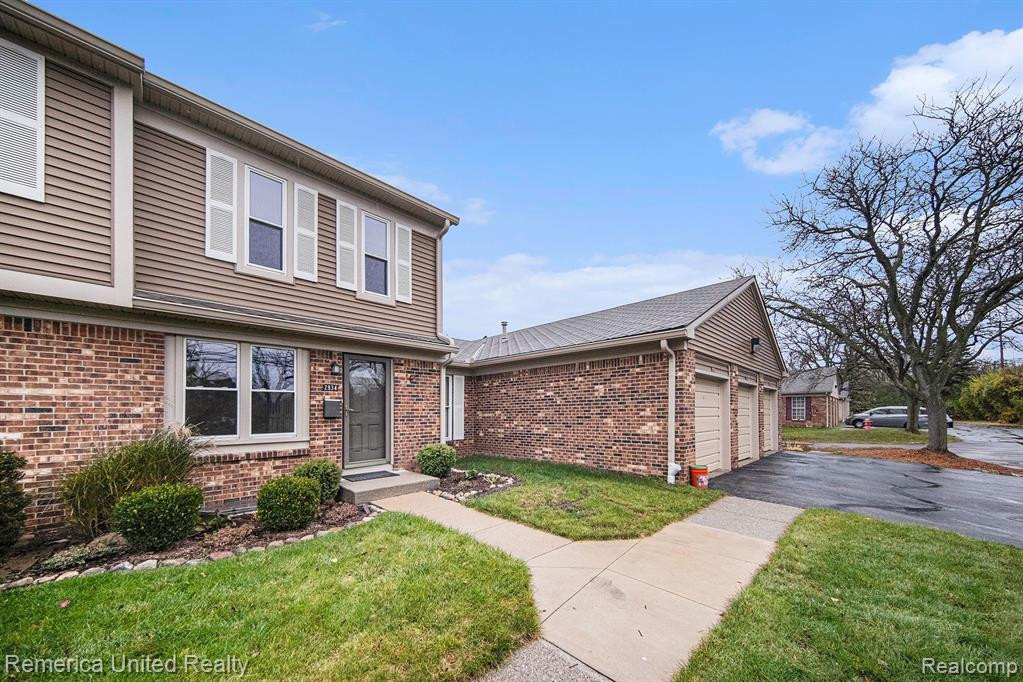 2934 WHITTIER, Ann Arbor, MI 48104 — Photo 2