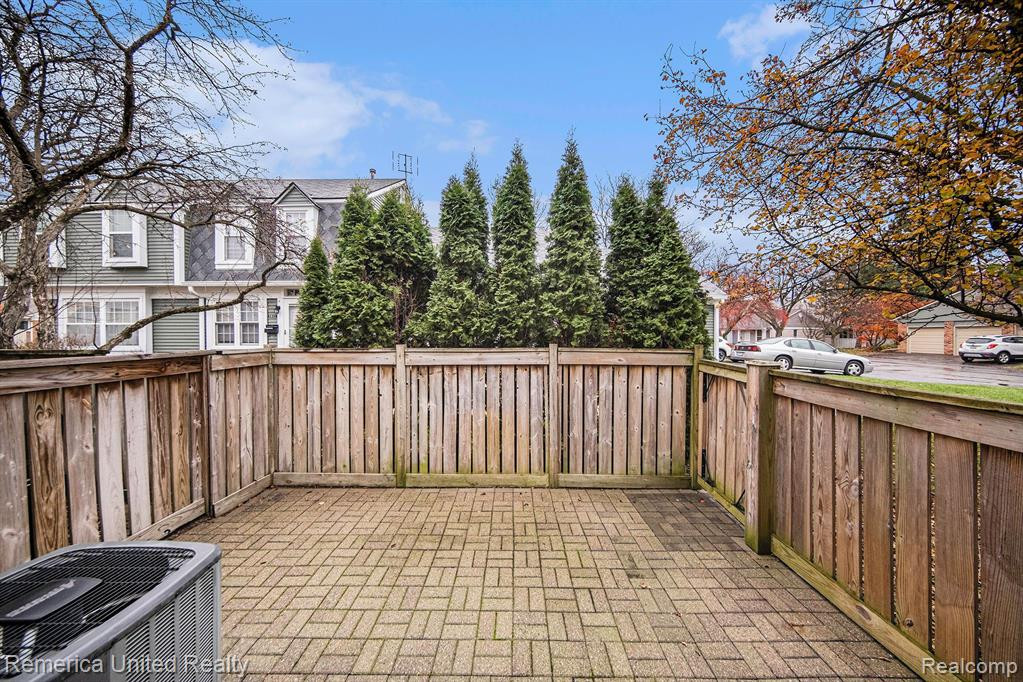 2934 WHITTIER, Ann Arbor, MI 48104 — Photo 17