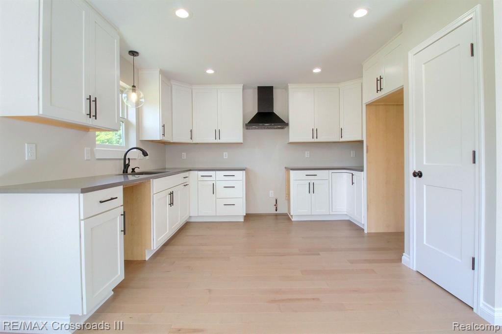 42482 N CUMBERLAND Drive, Van Buren, MI 48111 — Photo 9