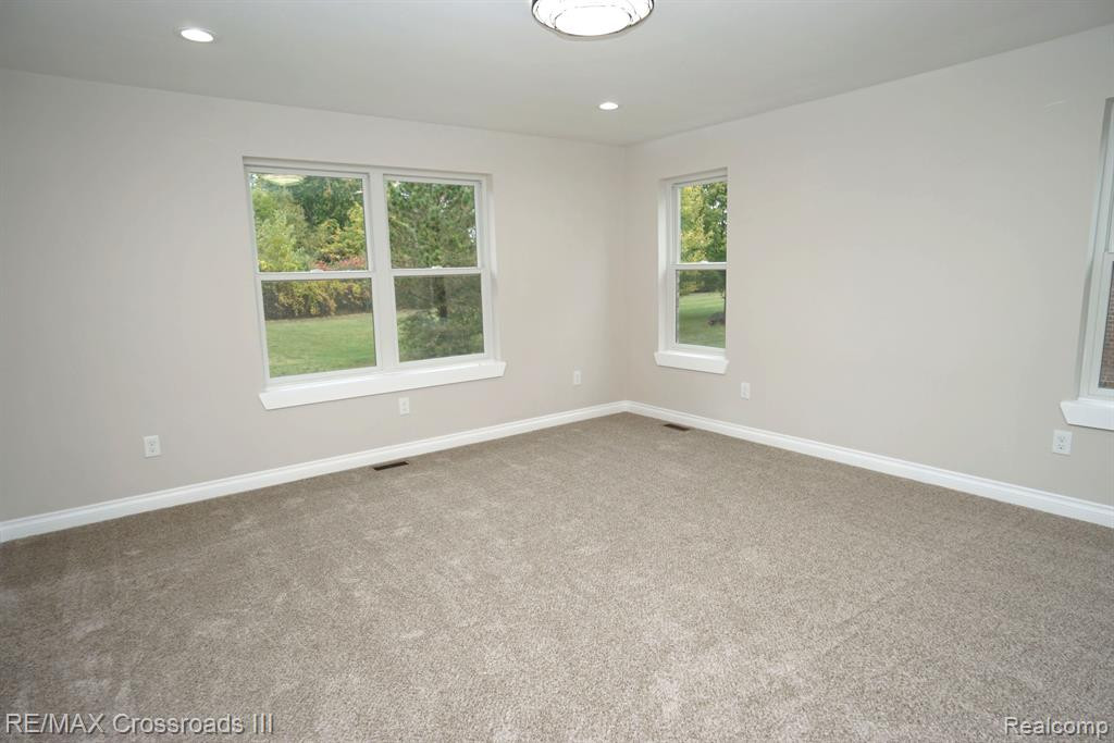 42482 N CUMBERLAND Drive, Van Buren, MI 48111 — Photo 16