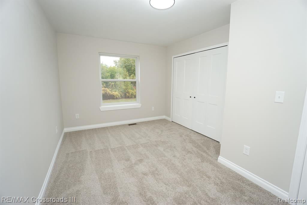 42482 N CUMBERLAND Drive, Van Buren, MI 48111 — Photo 23