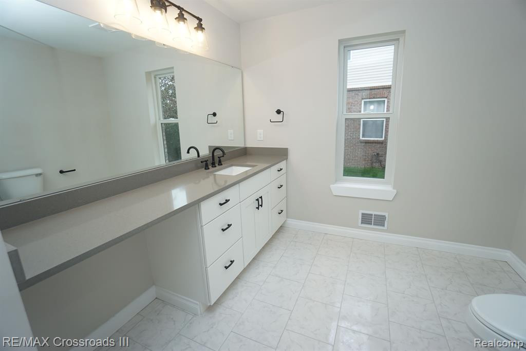 42482 N CUMBERLAND Drive, Van Buren, MI 48111 — Photo 35