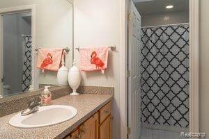 4105 ADDINGTON Drive, Commerce Twp, MI 48390 — Photo 14