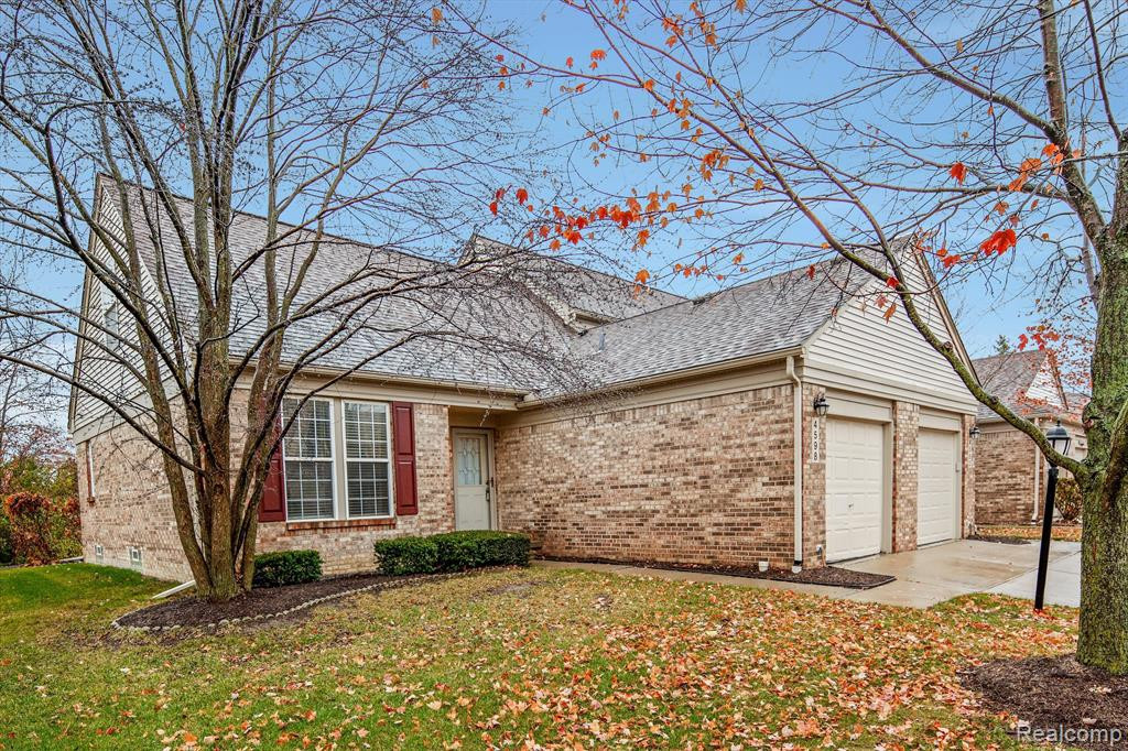 4598 HUNTERS Circle W, Canton, MI 48188 — Photo 3