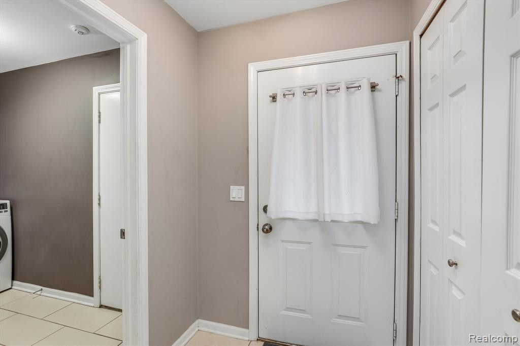 4598 HUNTERS Circle W, Canton, MI 48188 — Photo 4