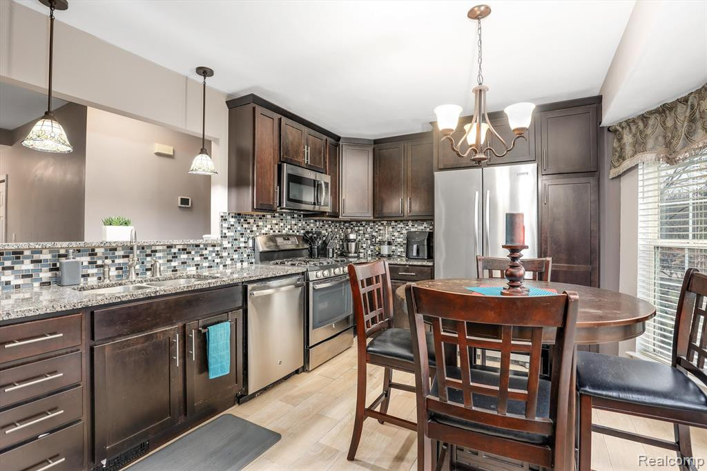 4598 HUNTERS Circle W, Canton, MI 48188 — Photo 11